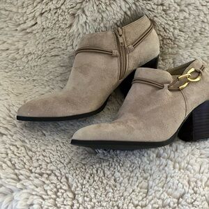 Bella Vita Suede Tan Ankle Booties
